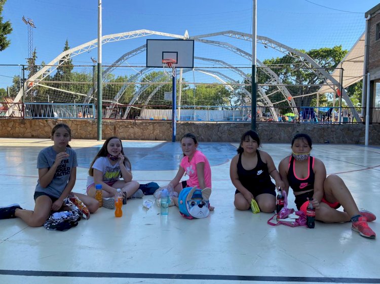 El Minivóley entrena en la Sede