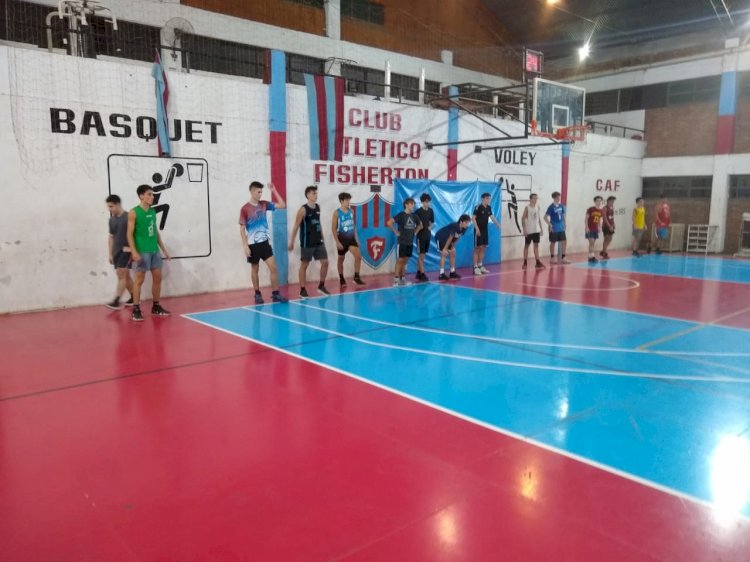 El básquet entrena pensando en las competencias