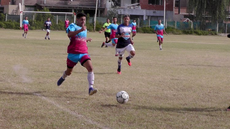 Fútbol: la Primera División va por su segundo triunfo